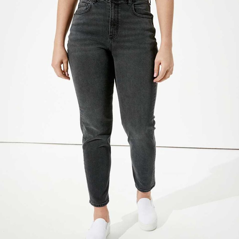 NWT - American Eagle Curvy Mom Jeans HR